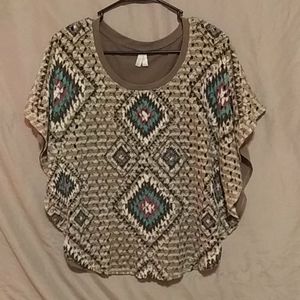 Wing sleeve shirt from Vanity